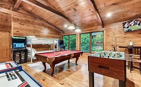 Stay And Play At The Ryland: Private Game Room & Community Pool Retreat